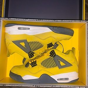 Jordan 4 Retro Lightning (2021)
